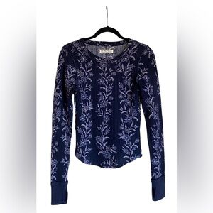 WE THE FREE FP Pretty Little Thermal Long Sleeve Top Thumbholes Size Small